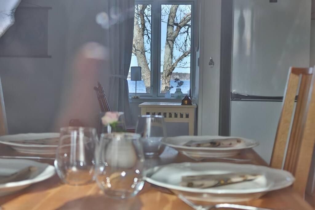 Captivating Harbor View Suite Östhammar Buitenkant foto