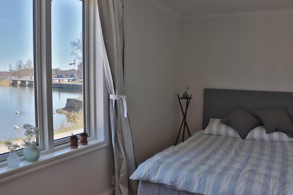 Captivating Harbor View Suite Östhammar Buitenkant foto